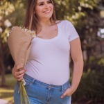 Jeans Perfetti per Forme Curvy: Modelli, Tagli e Trucchi per Valorizzare le Tue Curve