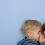 Come Coltivare la Fiducia nei Bambini: Strategie Semplici per Aiutarli a Crescere Sicuri