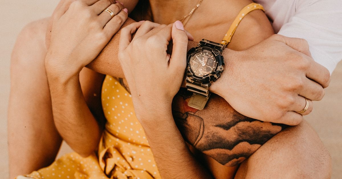 Il potere di un abbraccio: come rafforzare l’intimità e la complicità nella coppia