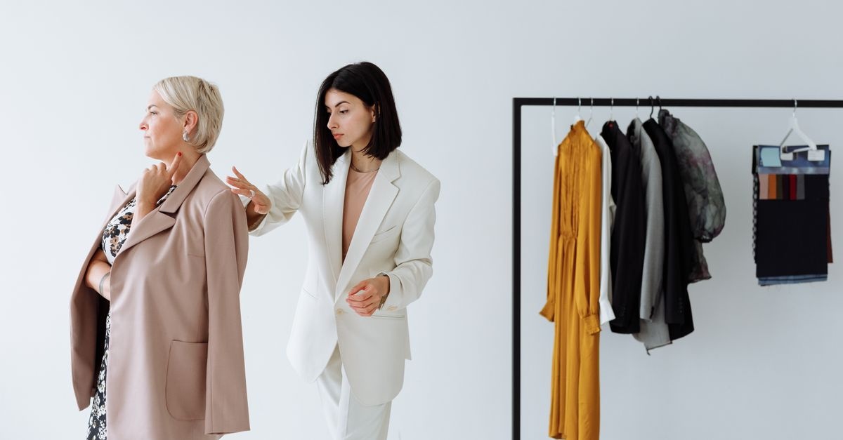 Come abbinare la giacca elegante all’abito: idee di stile per ogni occasione