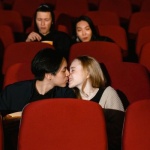 Il primo bacio al primo appuntamento: quando scatta la magia (e come capirlo)