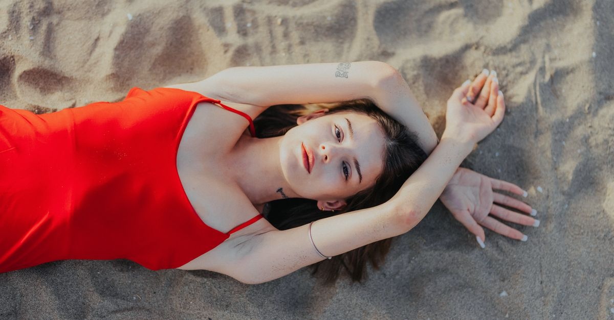 Chic al Mare: Idee di Look Raffinati per un’Incredibile Giornata in Spiaggia
